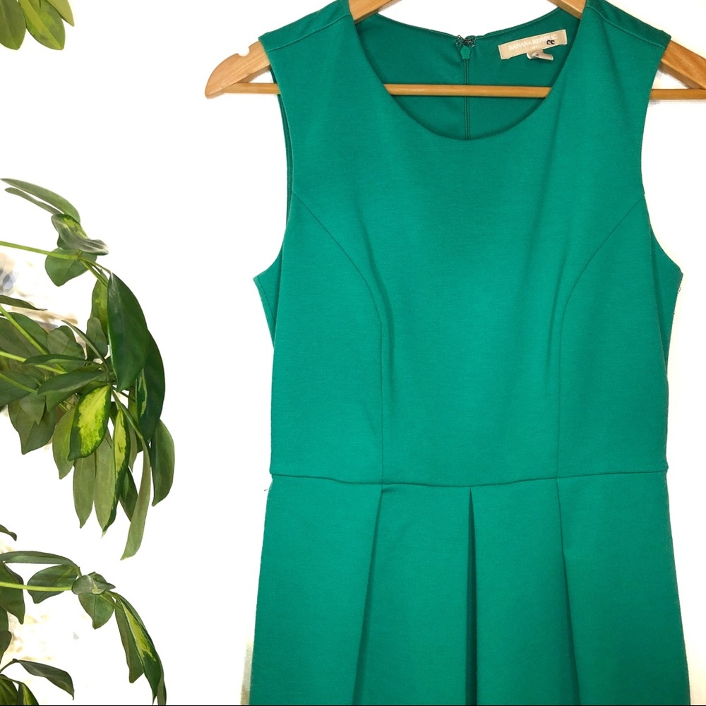 BANANA REPUBLIC Bright Green Dress